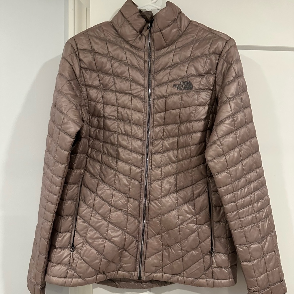 The North Face Women's Quilted Jacket -grey/beige